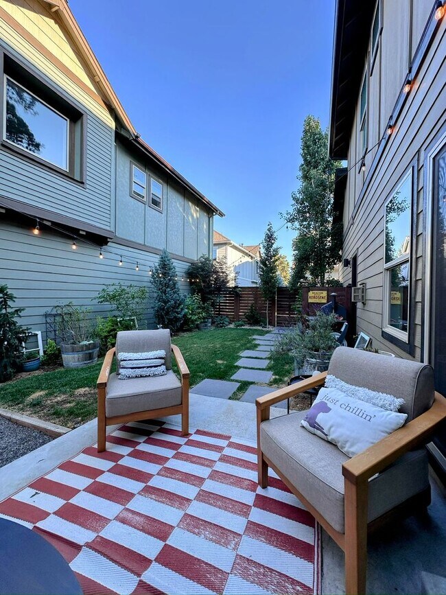 Building Photo - Stunning home available in Stone Creek!  M...