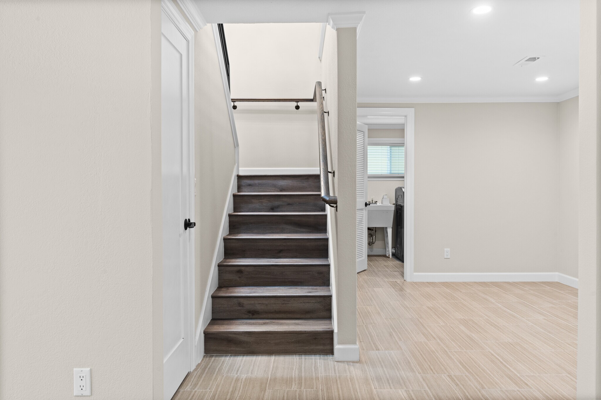 Building Photo - 2480 Ardee Ln