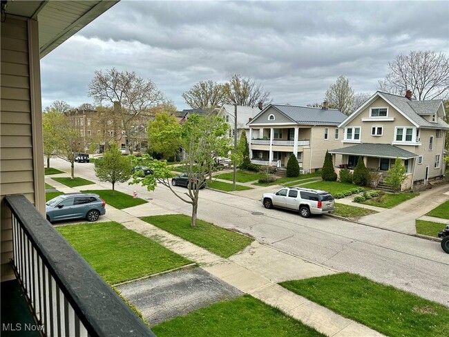 Building Photo - 1288 W 105th St
