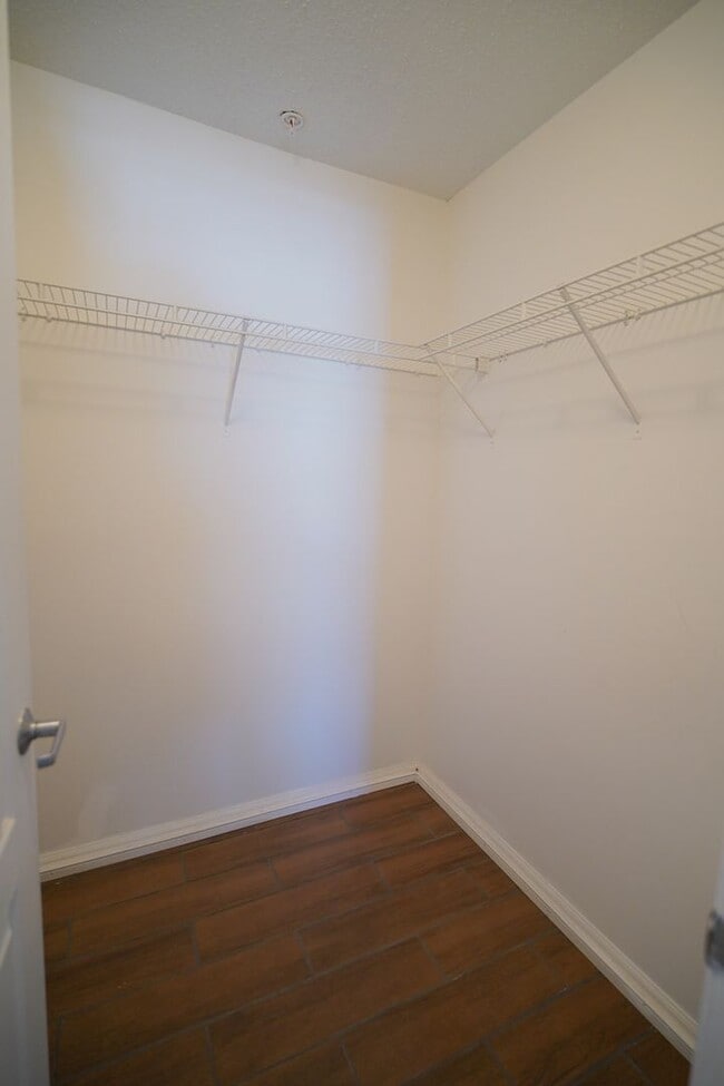 Building Photo - 3 Bed / 3 Bath Condo in Gated Community