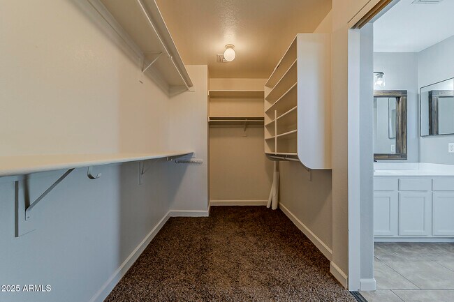 Building Photo - 21928 N Braden Rd