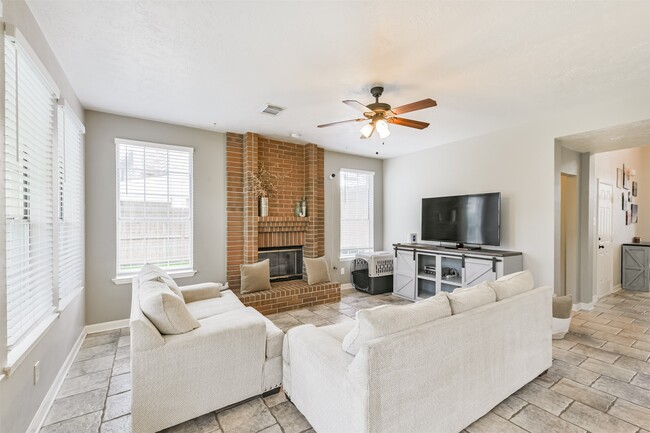 Building Photo - 20422 Maple Meadows Ct