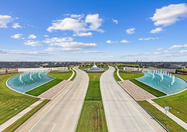 Building Photo - 28218 Meadowlark Sky Dr