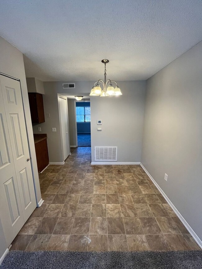 Building Photo - One Bedroom Apartment in Butler!