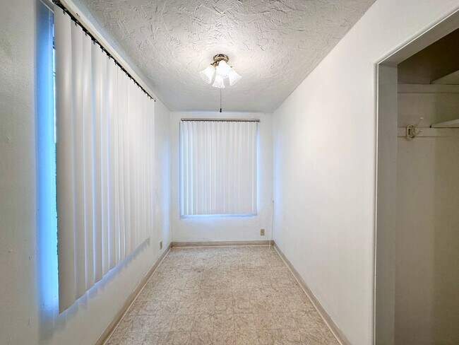 Building Photo - 1 Bed 1 Bath South Waterfront Portland & OHSU Tram!