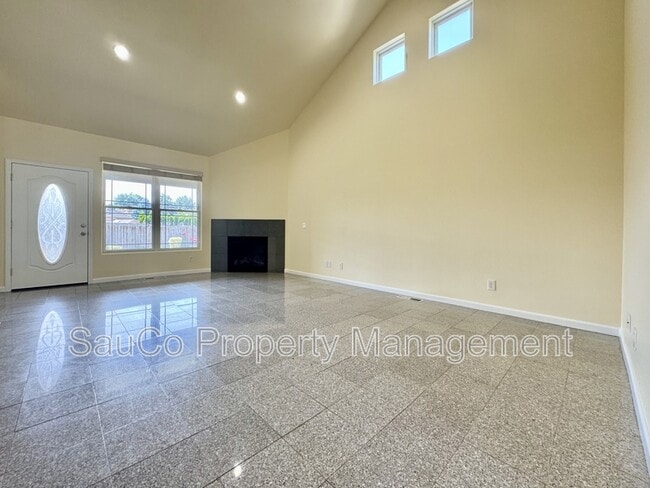 Building Photo - 2485 Meridian Dr