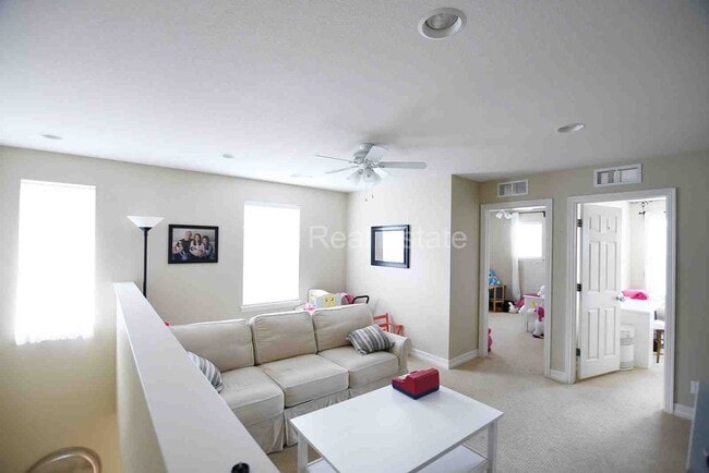 Building Photo - Bonus Loft!