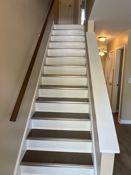Building Photo - 117 Langley Dr
