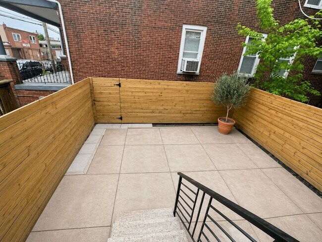 Building Photo - 129 S 51st St