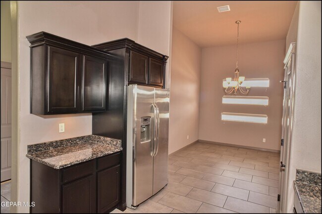 Building Photo - 14373 High Rock Dr