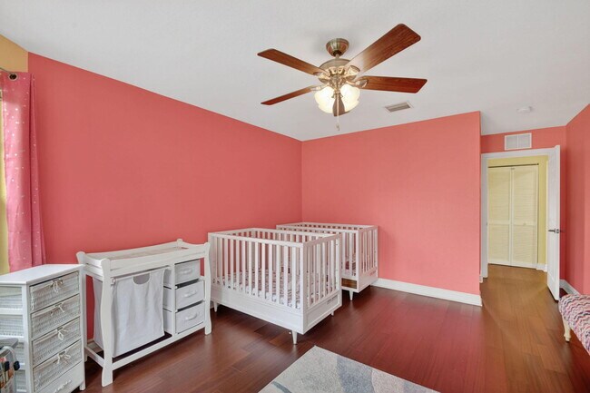 Building Photo - 10247 Isle Wynd Ct
