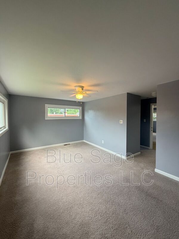 Building Photo - 2118 Valleyview Dr