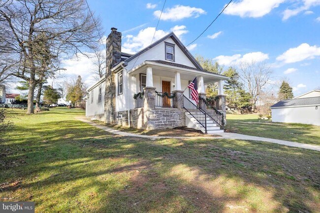 Building Photo - 4411 Fairview Ave