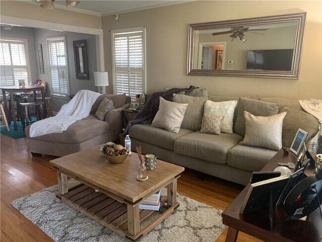 Building Photo - 4117 Cott St