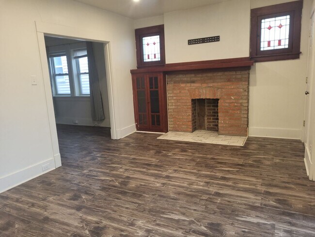 Building Photo - 315-315 Birmingham Ave