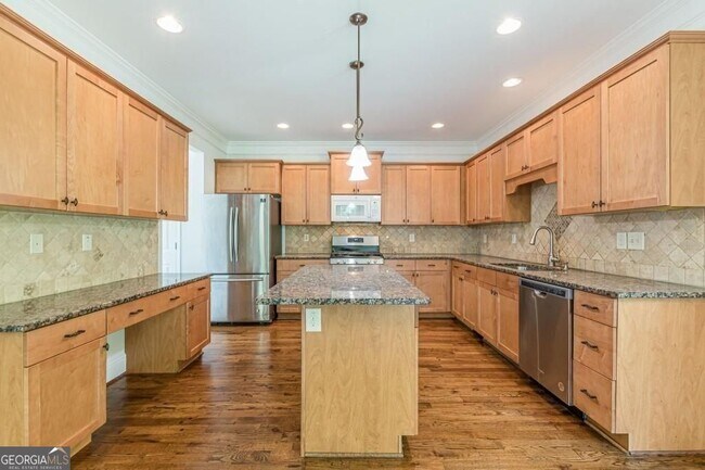 Building Photo - 1410 Eastland Rd SE