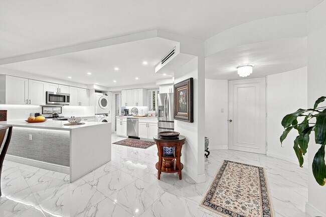 Building Photo - 4100 Galt Ocean Dr