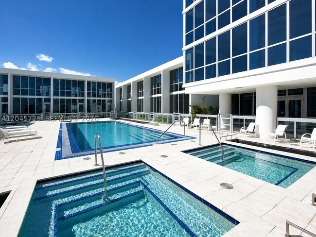 Building Photo - 1100 Biscayne Blvd