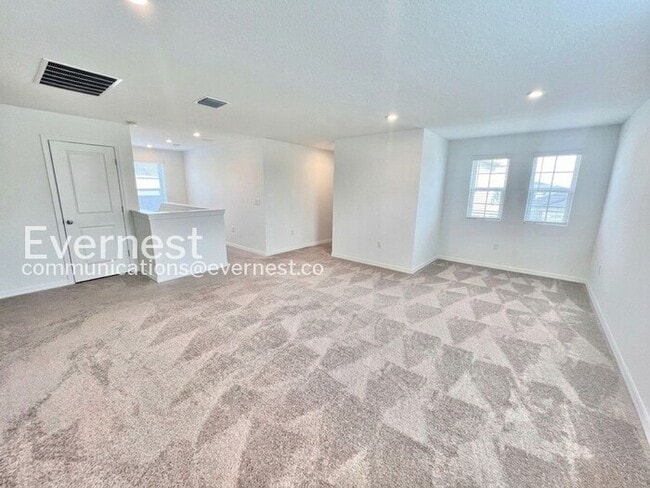 Building Photo - Spacious 5 Bed, 3.5 Bath Home with Fenced Yard and 2-Car Garage | Available Soon!