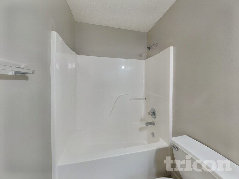 Building Photo - 515 Plantation Creek Dr