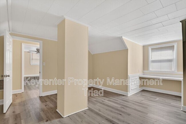 Building Photo - 506 Rocky Knoll Rd