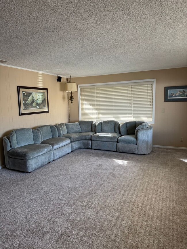 Building Photo - AVAILABLE NOW