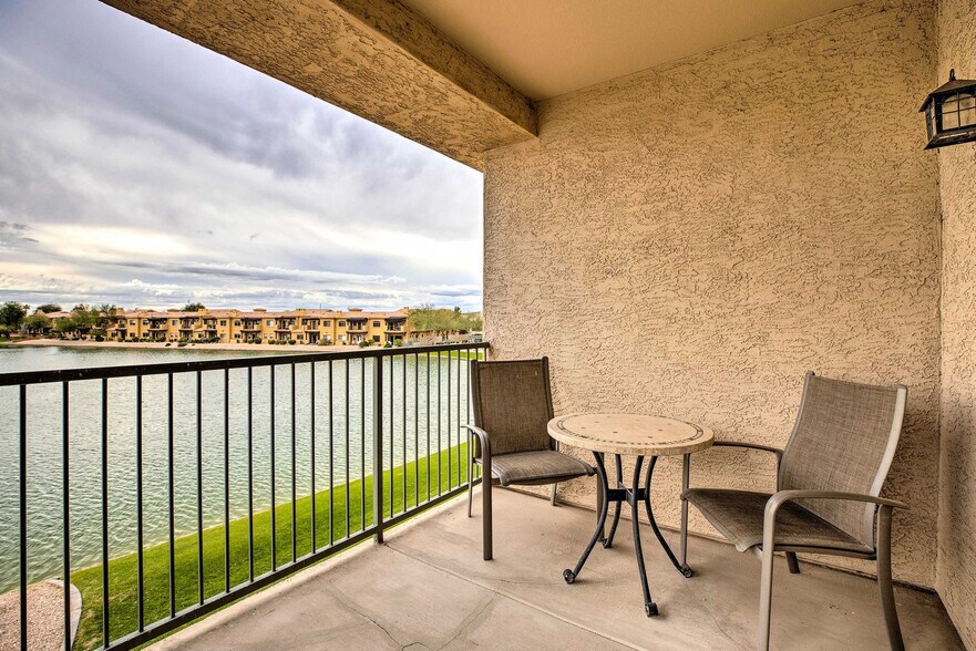 Building Photo - 16013 S Desert Foothills Pkwy