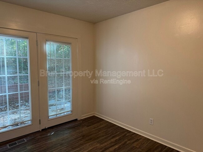 Building Photo - 1204 Glade Hill Dr