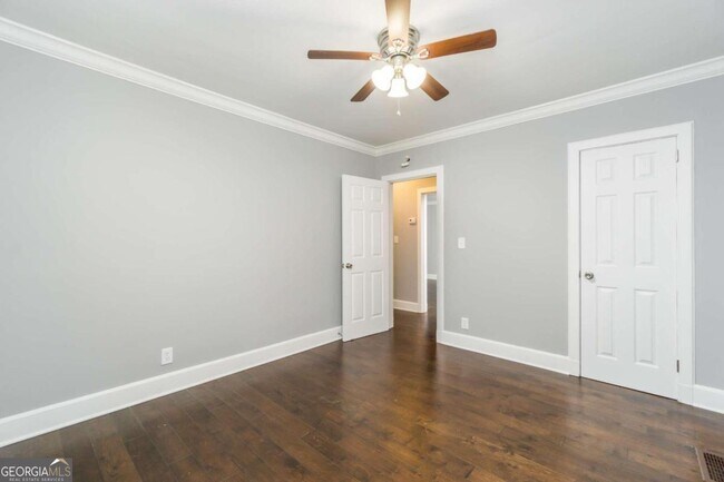 Building Photo - 2607 Jefferson Terrace