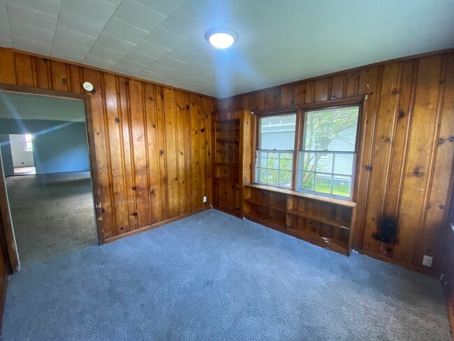 Building Photo - 725 N Kimball St