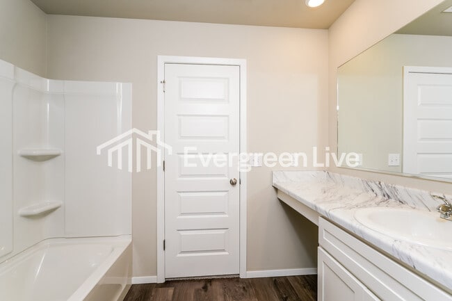 Building Photo - 23007 S King Rdg Dr