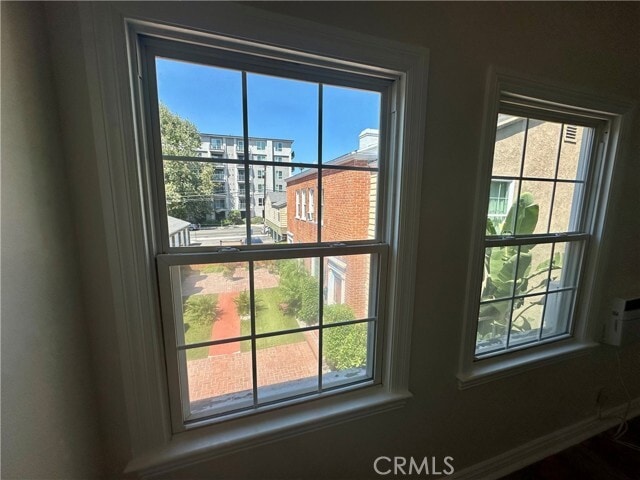 Building Photo - 1760 N Las Palmas Ave