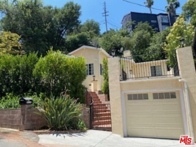Building Photo - 3967 Oeste Ave