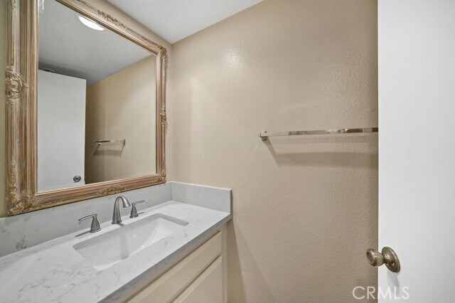 Building Photo - 73 Summerstone