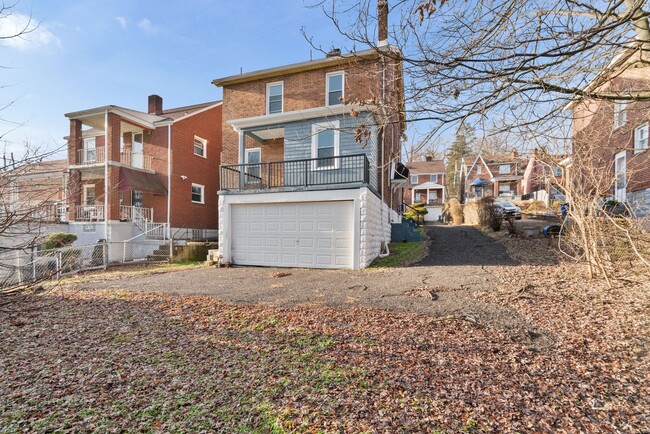 Building Photo - Newly Renovated 3 Bedroom home in East Pittsburgh available now!