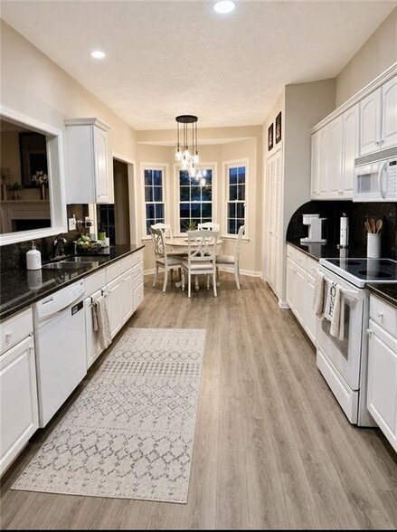 Building Photo - 463 Valleyside Dr