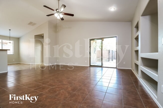 Building Photo - 5411 S Dove Hollow