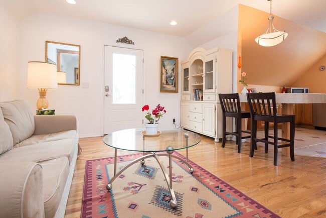 Primary Photo - 900 21st Ave