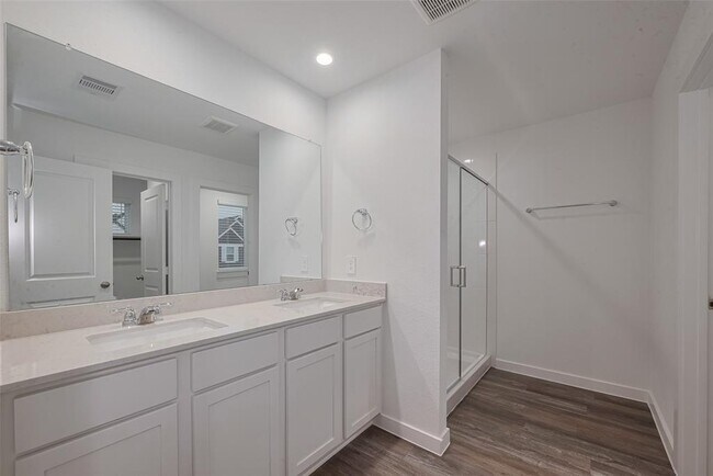 Building Photo - 3017 La Rambla Dr