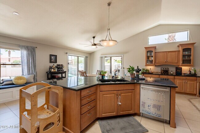 Building Photo - 3829 E Ahwatukee Dr