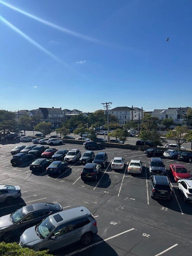 Building Photo - 101 S Raleigh Ave