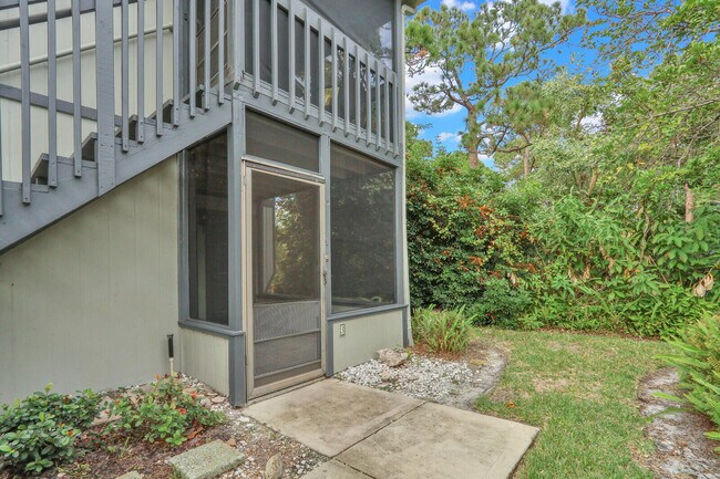 Building Photo - 8356 SE Croft Cir