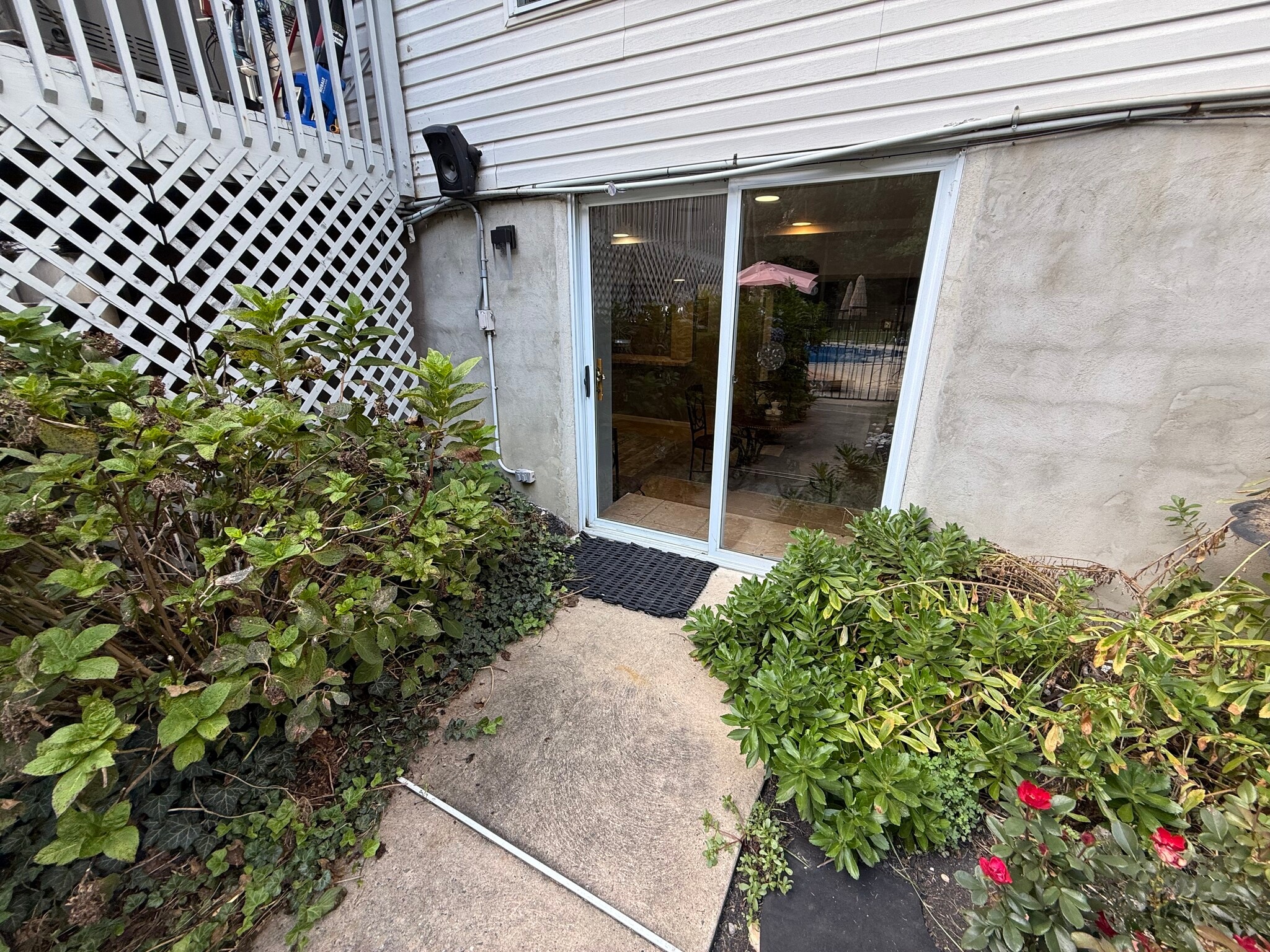 Building Photo - 131 Taylors Mills Rd