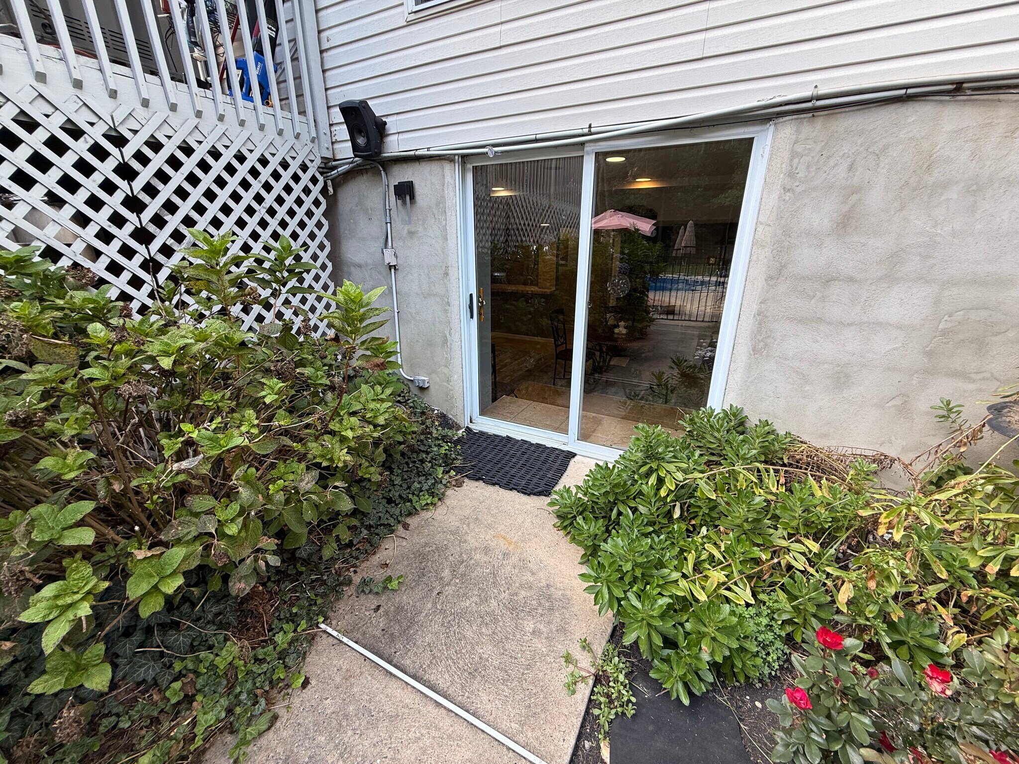 Building Photo - 131 Taylors Mills Rd