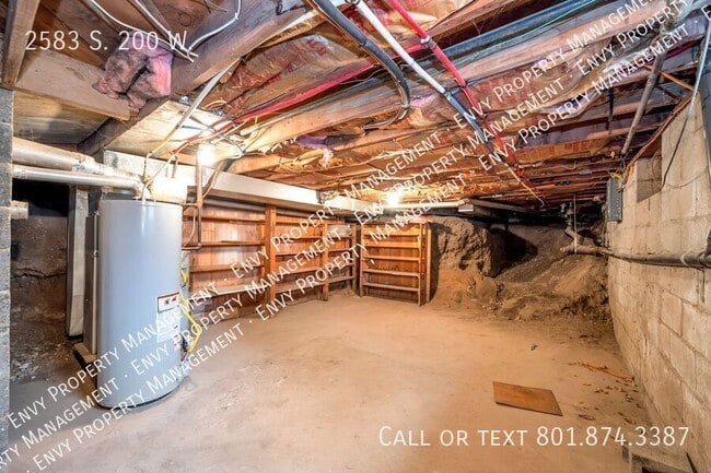 Building Photo - 2583 S 200 W