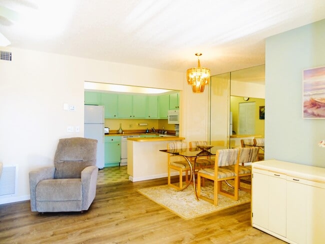 Building Photo - 409 Pine Glen Ln