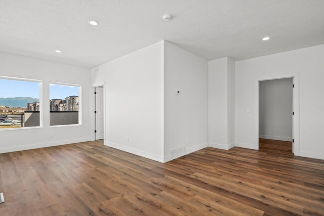 Building Photo - 521 W 1760 N