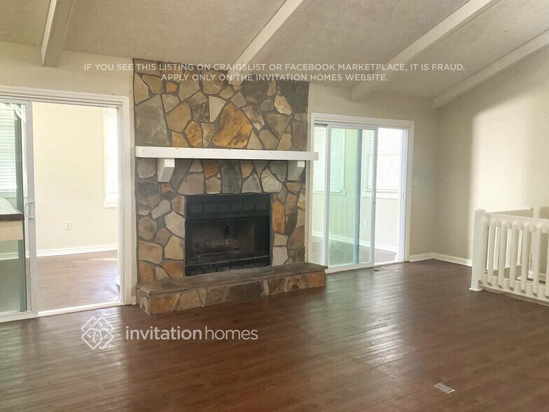 Building Photo - 4745 N View Rd NW