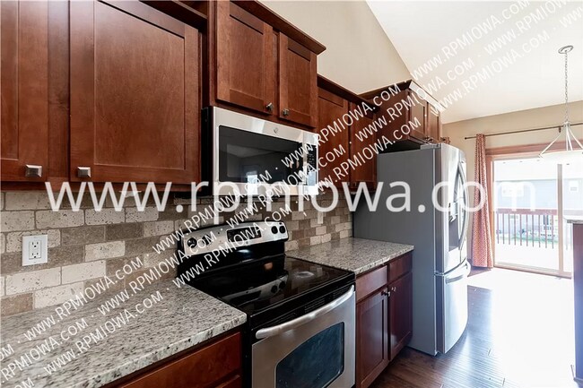 Building Photo - 1127 90th St