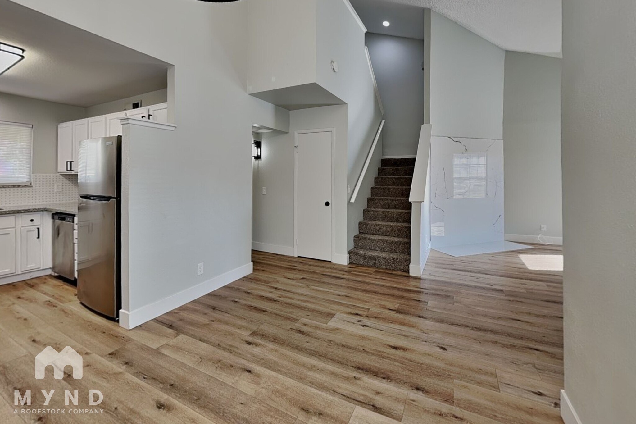 Building Photo - 4336 N Fox Point Dr